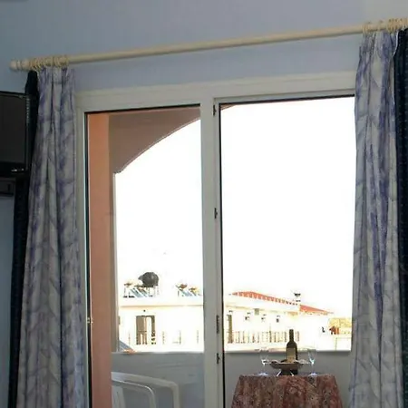Oasis 3* Paralía