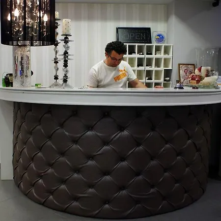 Lägenhetshotell Oasis 3*