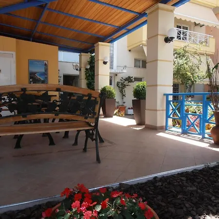 Lägenhetshotell Oasis 3*