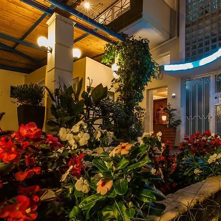 Oasis Lägenhetshotell Paralía