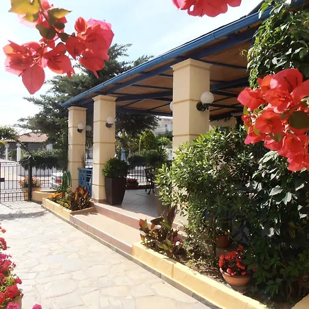 Oasis Aparthotel