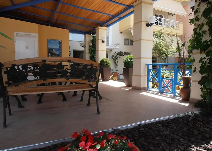 Апарт-отель Oasis 3*